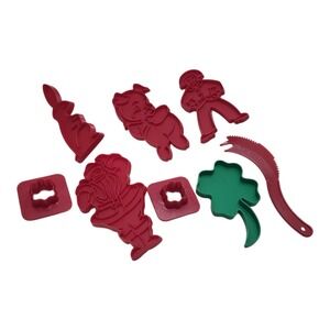 Vintage Tupperware Cookie Cutters Holiday Santa Shamrock‎ Bunny Pig 8pc Lot